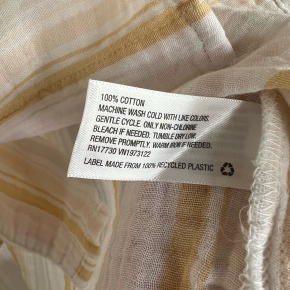 Button Down - Picture 5 of 5